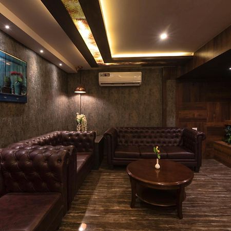 Hotel Monarch International Бангалор Экстерьер фото