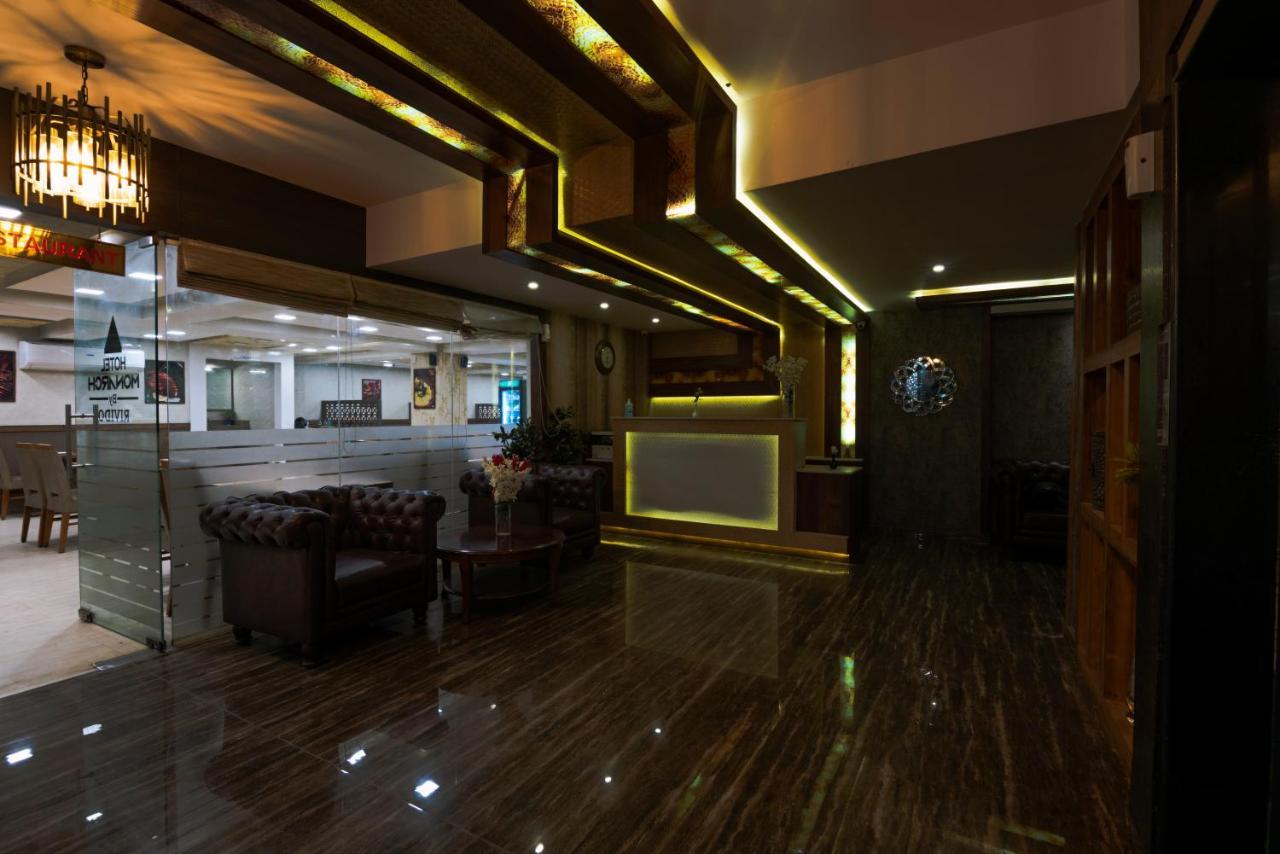 Hotel Monarch International Бангалор Экстерьер фото